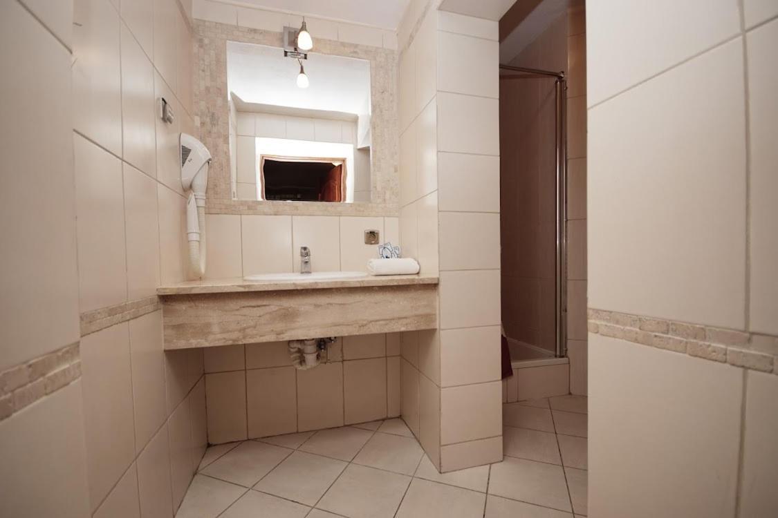 Privet Room With Bathrom 150M From The Beach *